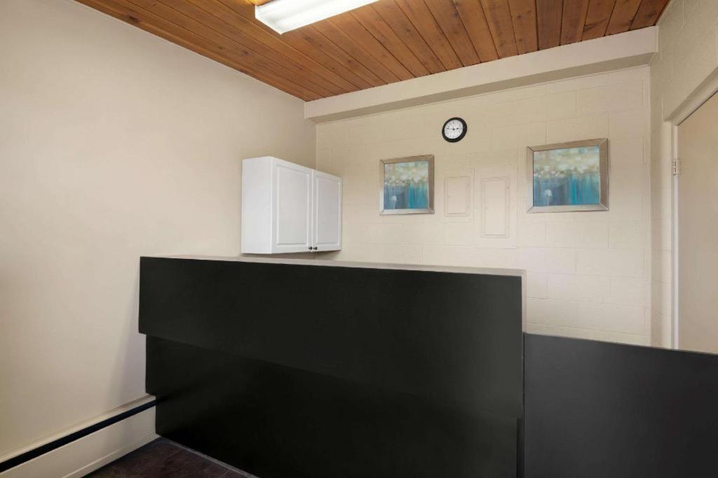 Thriftlodge Moose Jaw Εξωτερικό φωτογραφία